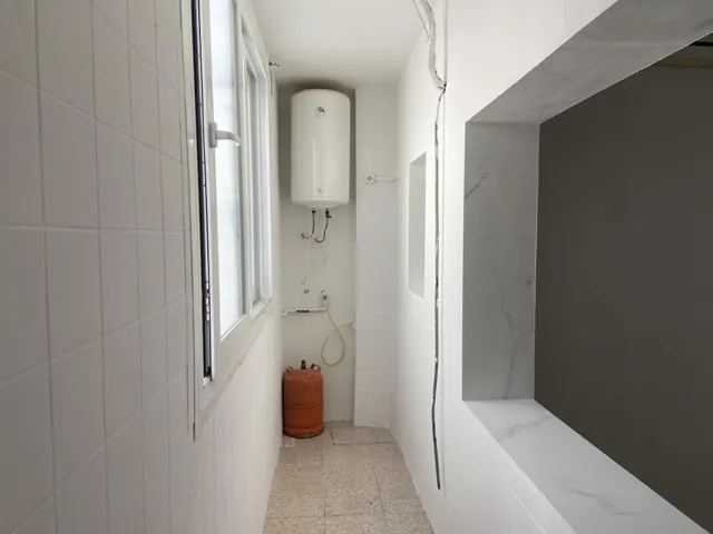 Piso en Avenida Almogávares. Tres dormitorios. Dos terrazas. — 9