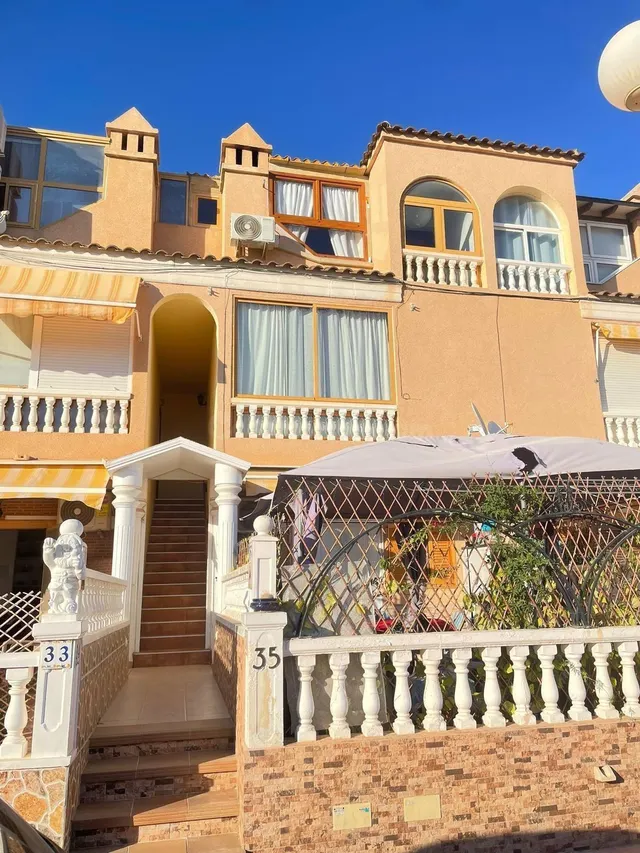 Encantador Bungalow Reformado en Punta Prima, Orihuela Costa - foto 3