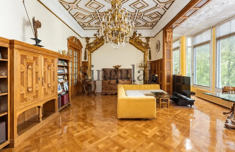 Elegante vivienda modernista de más de 200 m2 en el Eixample