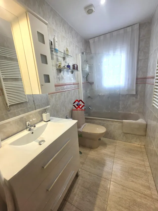 Villa en esquina con piscina privada, garaje a 800 m de la playa en Santiago de la Ribera — 33
