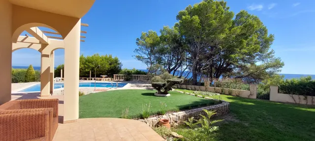 Chalet en venta en Les Tres Cales — 41