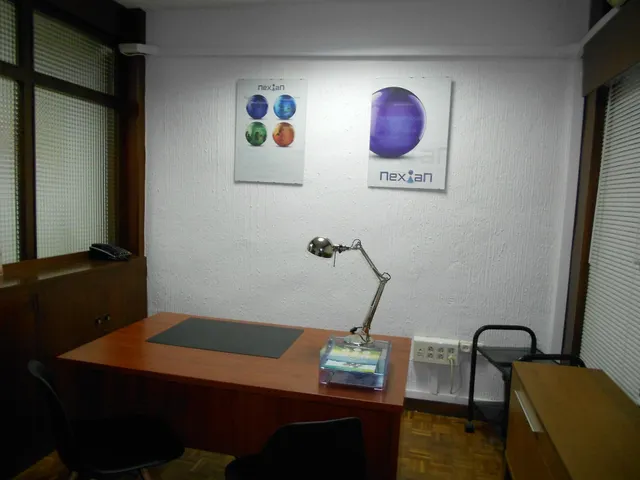 Se alquila oficina en zona Catedral - foto 3