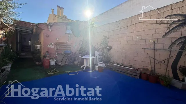 Amplia y luminosa casa con terraza y garaje — 12