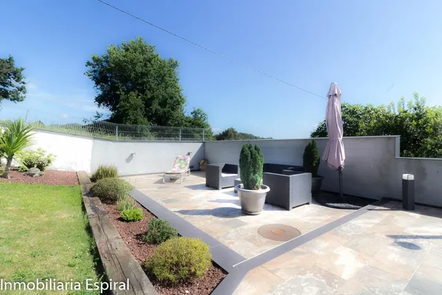Impresionante Chalet en Abegondo con Vistas al Valle . — 48