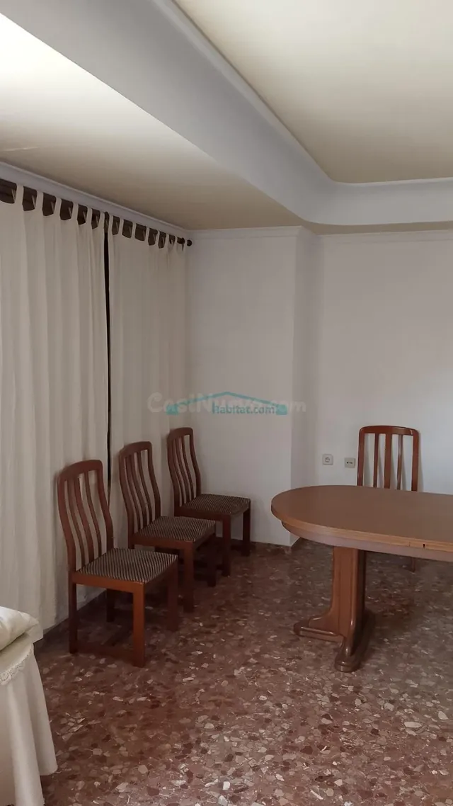 AMPLIA VIVIENDA DE 150 m2 CON CHIMENEA EN BENIFAIÓ - foto 5
