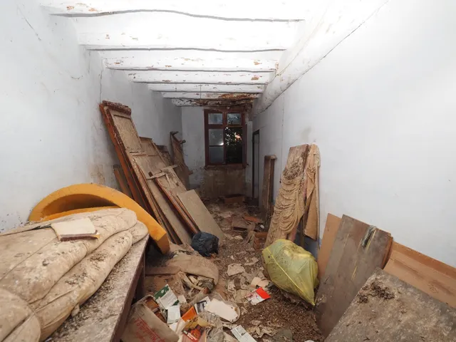 SE VENDE CASA INDEPENDIENTE EN SANT QUINTI DE MEDIONA — 18