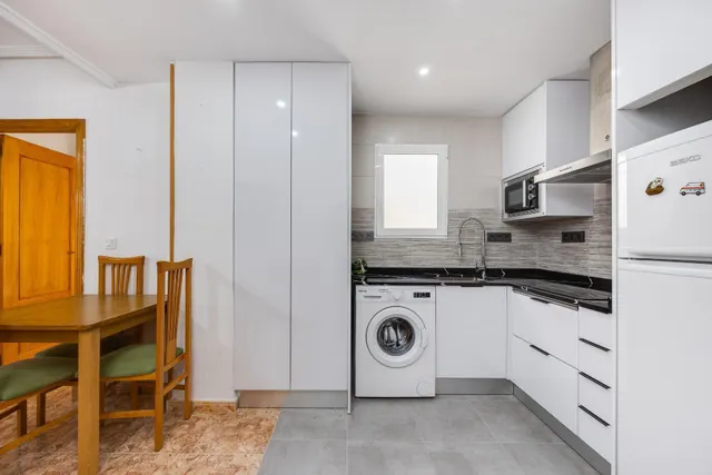 Apartamento de dos dormitorios a escasos 150 metros de la playa del cura, en torrevieja — 16