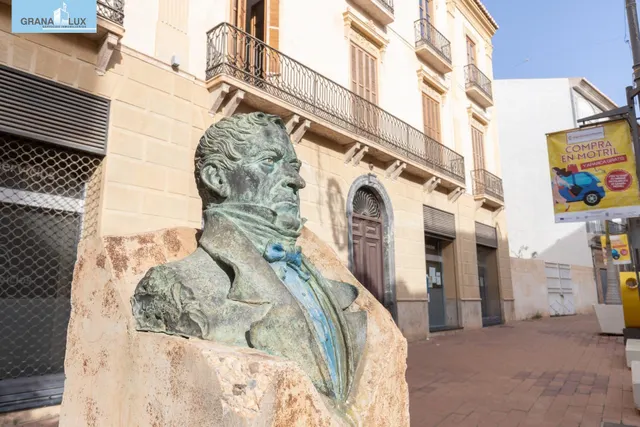 Solar en venta en el centro de Motril - foto 2