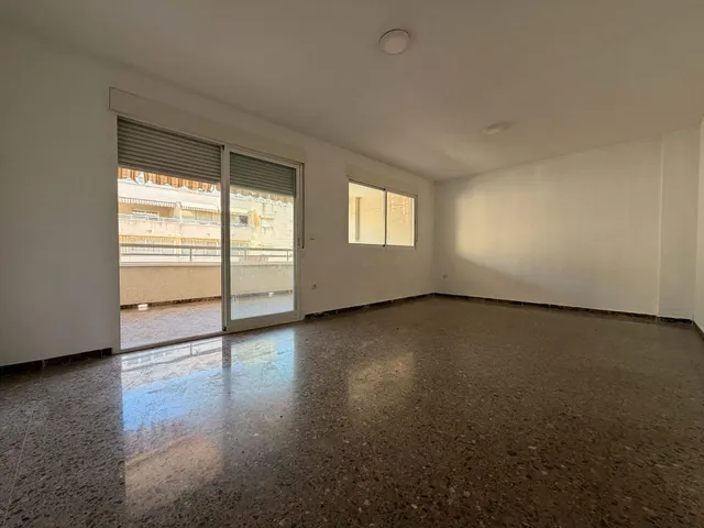 Amplio y Luminoso Apartamento en Altozano, Alicante — 17