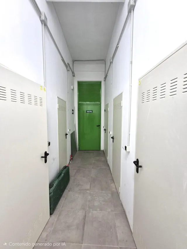 AMPLIO LOCAL COMERCIAL EN  ZONA BENICALAP DE UNOS 200 METROS — 9