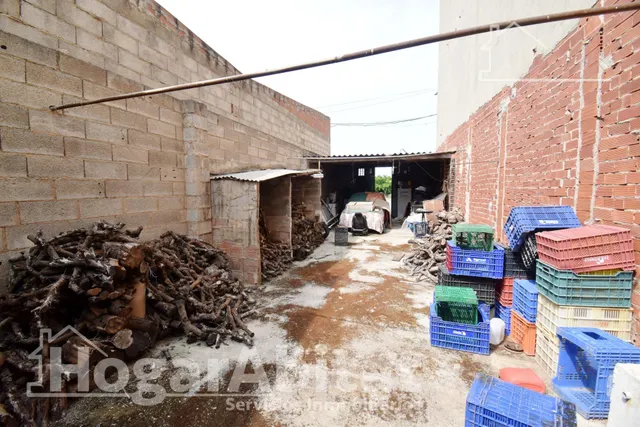TERRENO URBANO CON MUCHAS POSIBILIDADES — 31