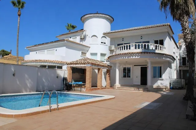Villa 6 habitaciones 400m² en venta - Comunidad valenciana
