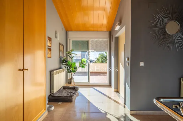 Chalet en venta con ascensor, piscina y grandes espacios en Canet de Mar — 49