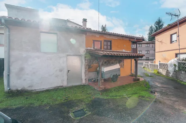 Casa típica asturiana con historia y gran potencial en Soto  - foto 4