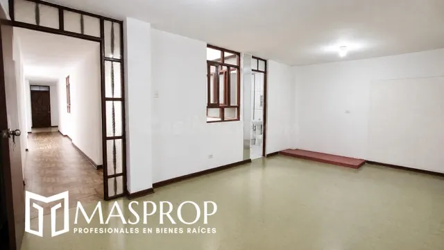 LOCAL COMERCIAL EN ALQUILER – FRENTE AL PASEO DE LAS AGUAS,  - foto 5