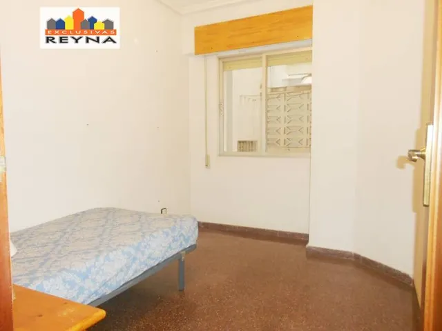 VIVIENDA ENTRESUELO CON CUATRO DORMITORIOS — 8