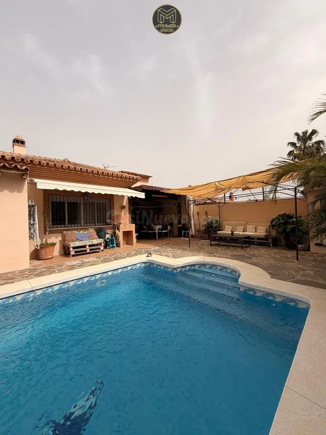 CASA EN PIZARRA
