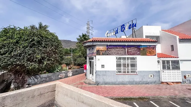 LOCAL COMERCIAL EN ESQUINA CON DOS FACHADAS | LOS OLIVOS, ADEJE — 35