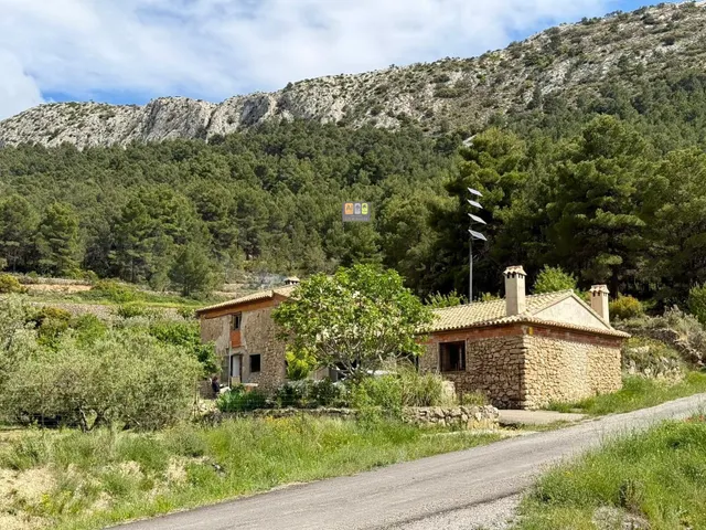 ESPECTACULAR FINCA RÚSTICA EN SELLA