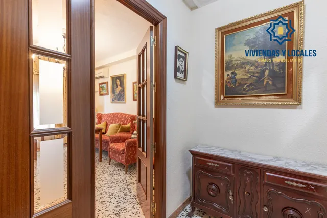 Piso de 3 dormitorios en calle milán, zaidín | muy luminoso y con gran potencial — 6