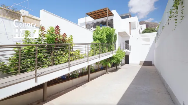 Villa moderna en venta en el Madroñal de Fañabe,  Adeje . — 18