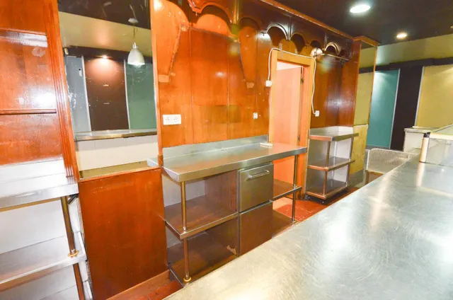 Urbis te ofrece un local en venta en zona Vidal, Salamanca. — 12