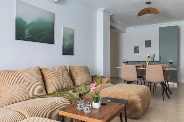 Apartamento elegantemente reformado, céntrico y espacioso. Balcón con orientación oeste ¡y a solo 550 m de Playa del Cura! en Torrevieja — 11