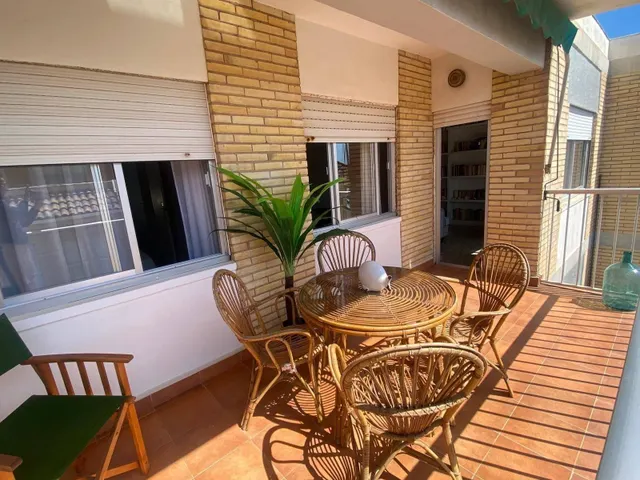 ESTUPENDO APARTAMENTO A UNOS PASOS DE LA PLAYA, IDONEO COMO  - foto 2