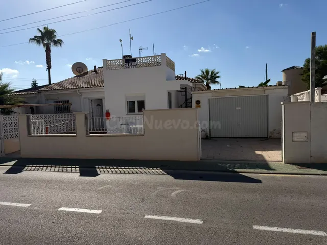 Planta baja con jardín, solárium y posibilidad de piscina en - foto 2