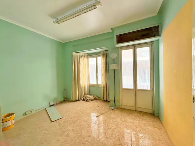 SE VENDE CASA  A POCOS METROS DEL PUENTE DE LA VIRGEN — 6