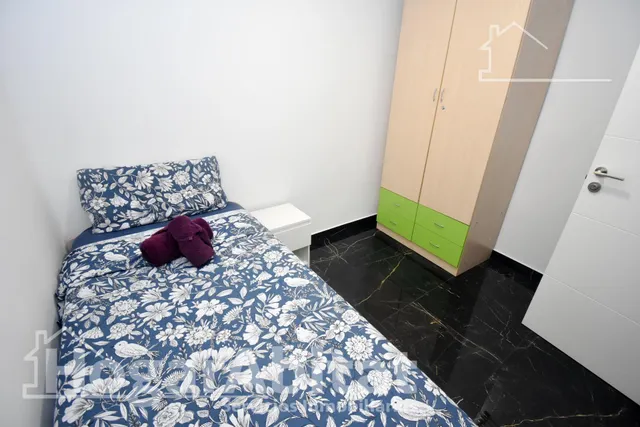 ¡Espectacular! Amplio, moderno y reformado, todo amueblado y cerca del centro — 23