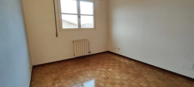 CHALET CON JARDÍN A UN PASO DEL CENTRO DE TORRELAVEGA.- — 14