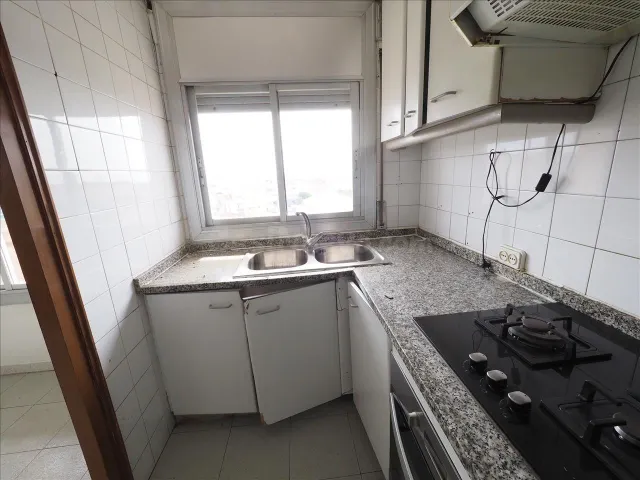 SE VENDE PISO EN TERRASSA, ZONA LA MAURINA - foto 5