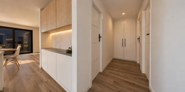 Casa única de 253 m2 con garaje doble, oficina, salón social y +100 m2 de terrazas — 28