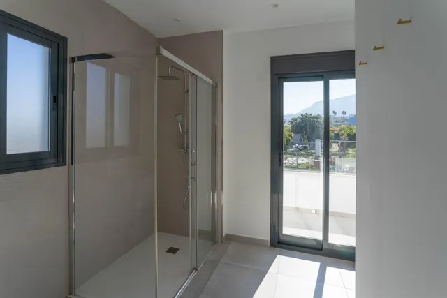 Chalet pareado con garaje, piscina y jardin — 22