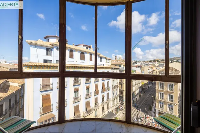 GRAN PISO EN PLAZA DEL CARMEN FRENTE AL AYUNTAMIENTO. — 7