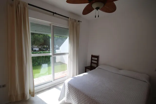 Exclusivo adosado de 3 plantas en Hoyo 14 junto al Campo de Golf – Nuevo Portil — 28