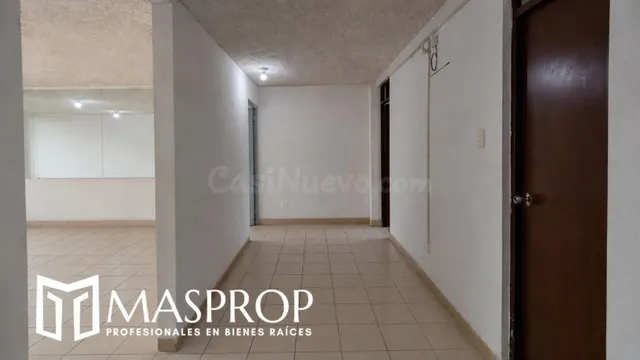 LOCAL COMERCIAL EN ALQUILER – FRENTE AL PASEO DE LAS AGUAS,  - foto 3