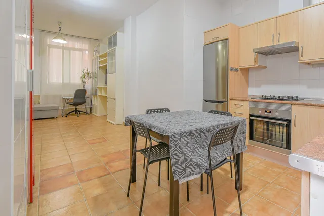 BAJO CON DISTRIBUCIÓN DE VIVIENDA Y PATIO EN GRAU DE VALENCIA — 14