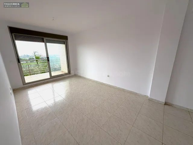 Apartamento 76 m2 Construidos, de 2 Dormitorios Dobles, Baño - foto 3