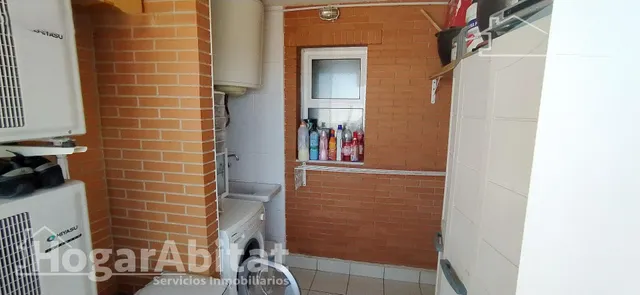 Amplio, moderno y reformado en residencial con terraza, piscina y garaje, todo amueblado — 16