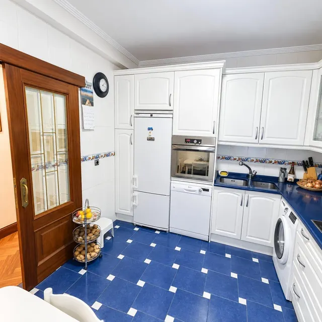 Inmobiliaria indautxu vende en doctor areilza piso exterior con terraza — 10