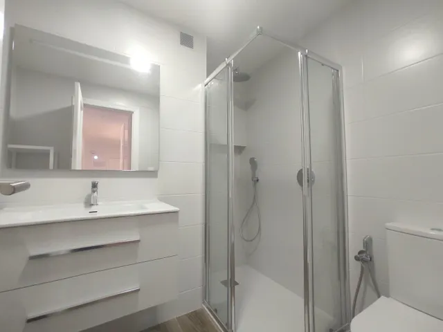 ALQUILER DE   VIVIENDA VACIA  TOTALMENTE REFORMADA — 46