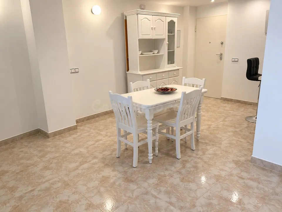 Piso de 2 habitaciones en alquiler en Paseo Marítimo – Palma