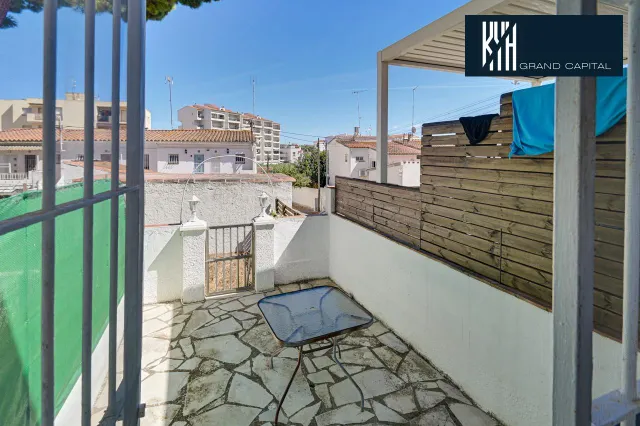 APARTAMENTO EN LA ESCALA — 23