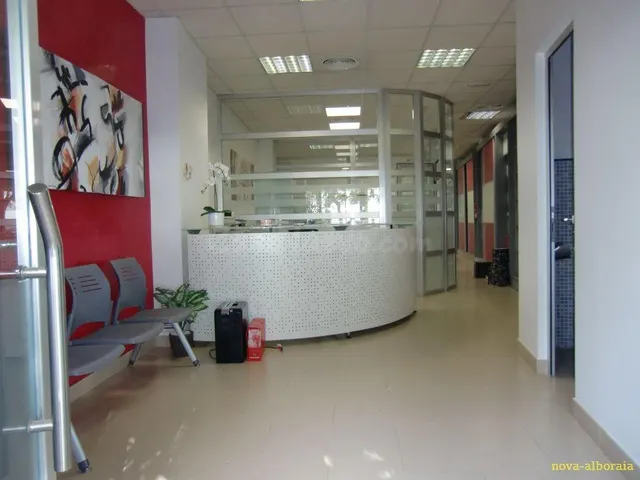 Local comercial 98m² en alquiler - Paseo aragón - foto 2