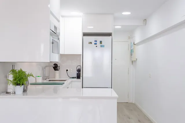 Exclusivo Apartamento Reformado en Primera Línea de Mar - Paseo Miramar, Salou — 19