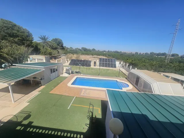 Chalet independiente con parcela a 15 minutos de las playas 