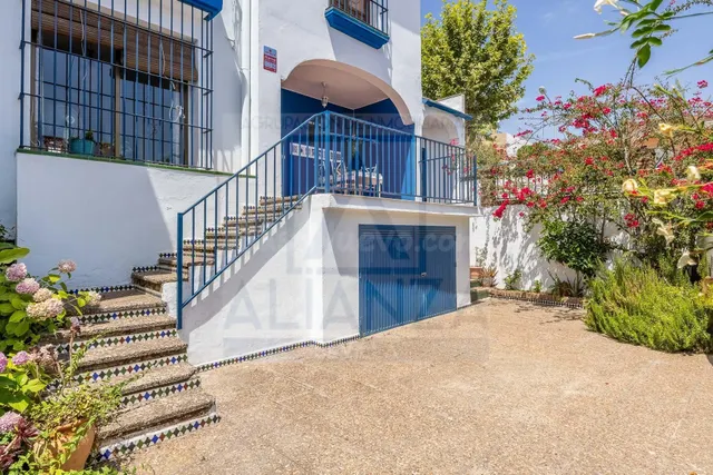 Venta de casa adosada de esquina en Mairena del Aljarafe (Se - foto 4