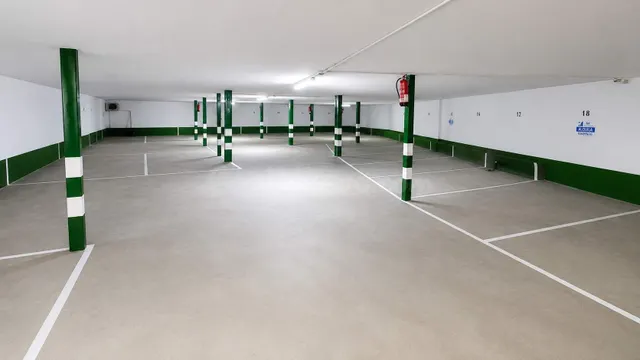 Tres plazas de garaje zona Nuevos Ministerios - foto 4
